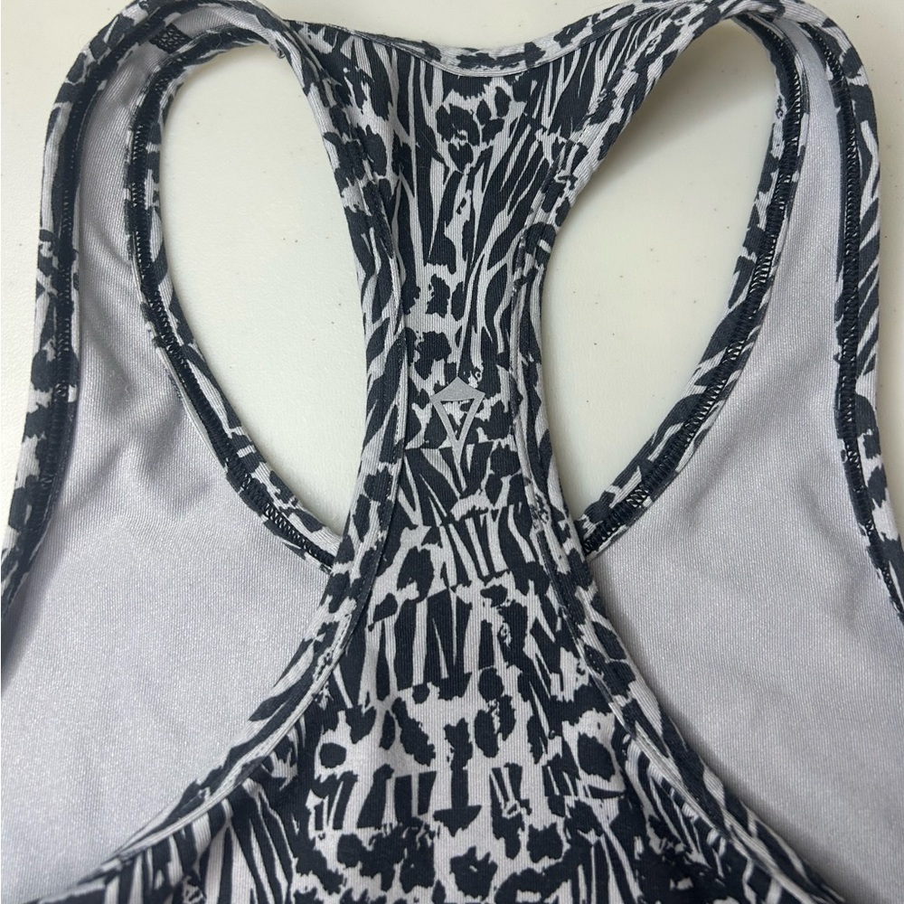 3/$30 Ivivva By Lululemon Zebra Print Racerback Tank Size 7 - Picture 3 of 4